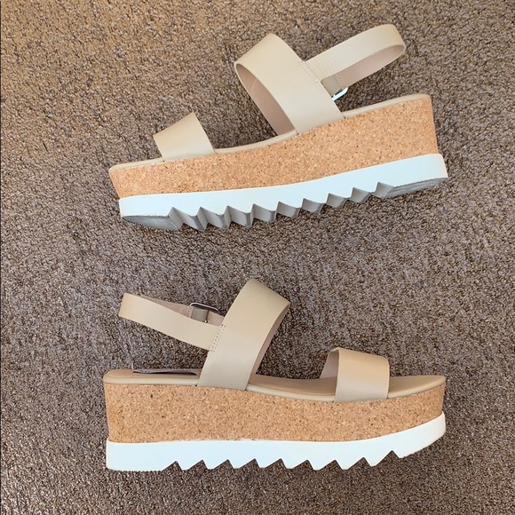 Steve Madden “Krista” Platform Sandal